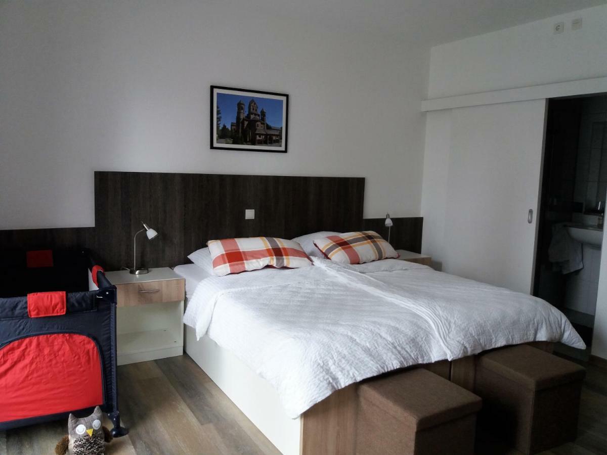 Gaestehaus Am Hochsimmer Ettringen  Экстерьер фото
